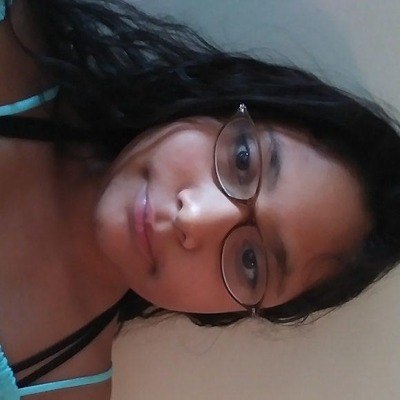 Meet your Posher, Yesenia - Picture 1 of 1